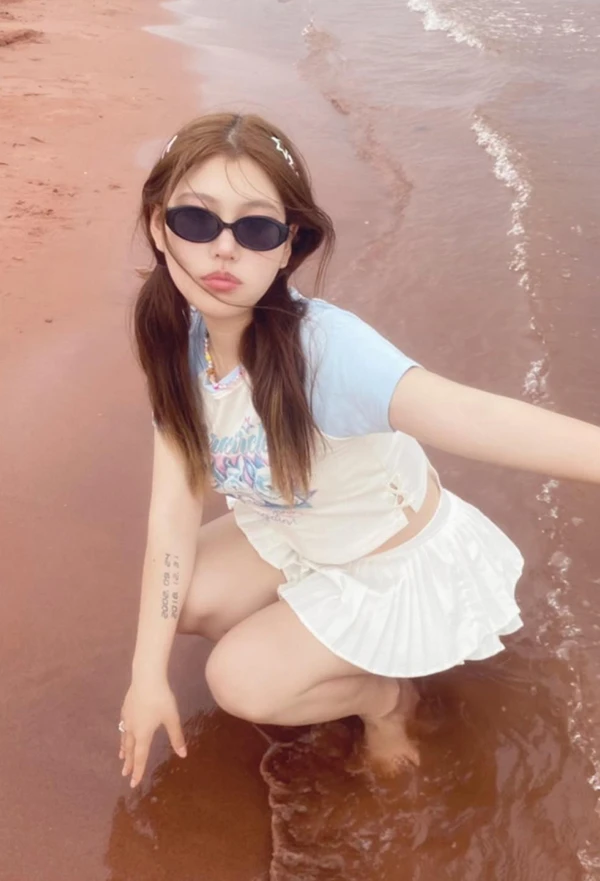 推特美女@momoy__y居家私拍尺度人体图集