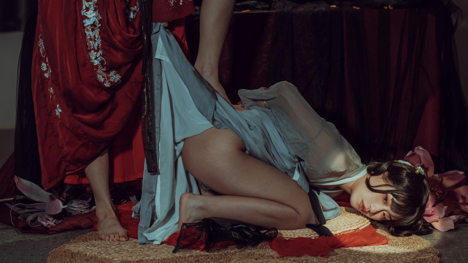 秋和柯基(夏小秋秋秋) - 昏红帐